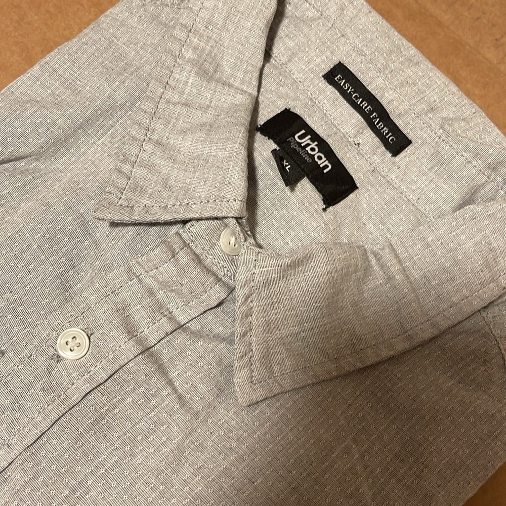- Urban Pipeline Men’s Button Up Long Sleeve Gray Size XL